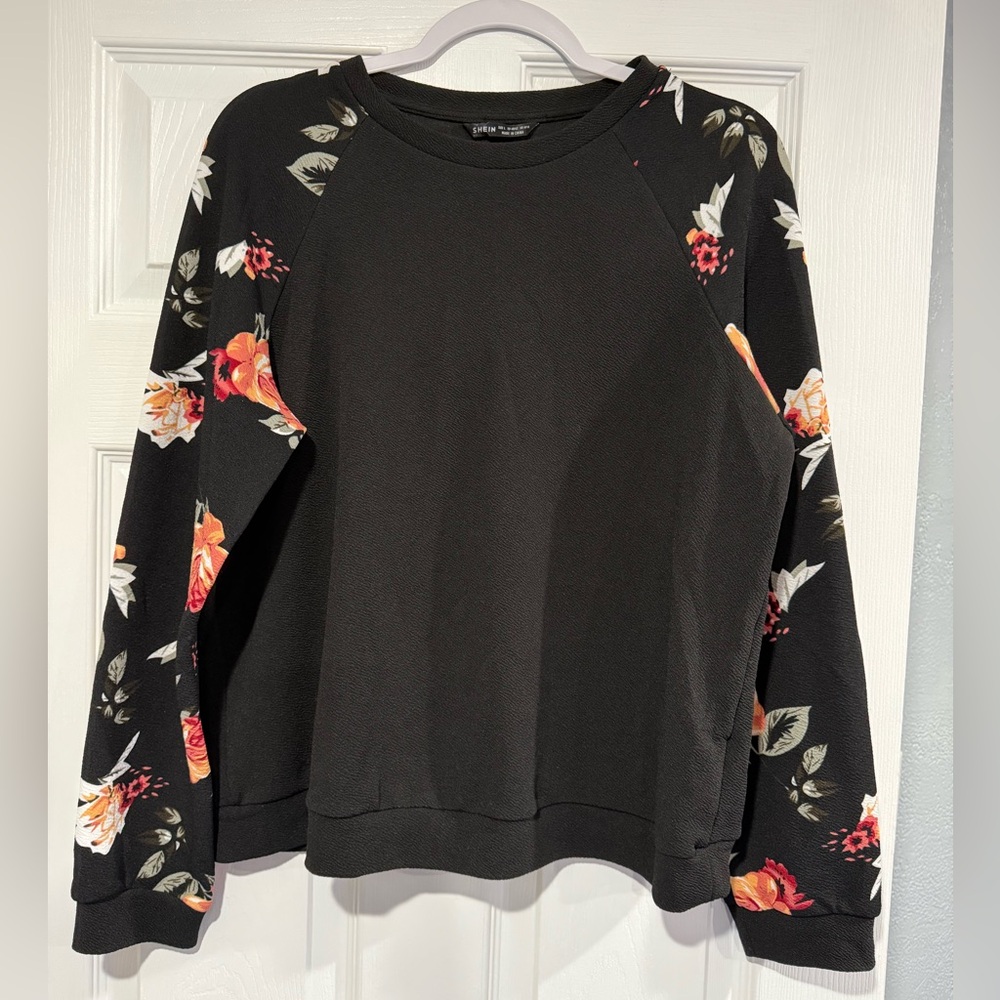 Flowered Sleeved Blouse